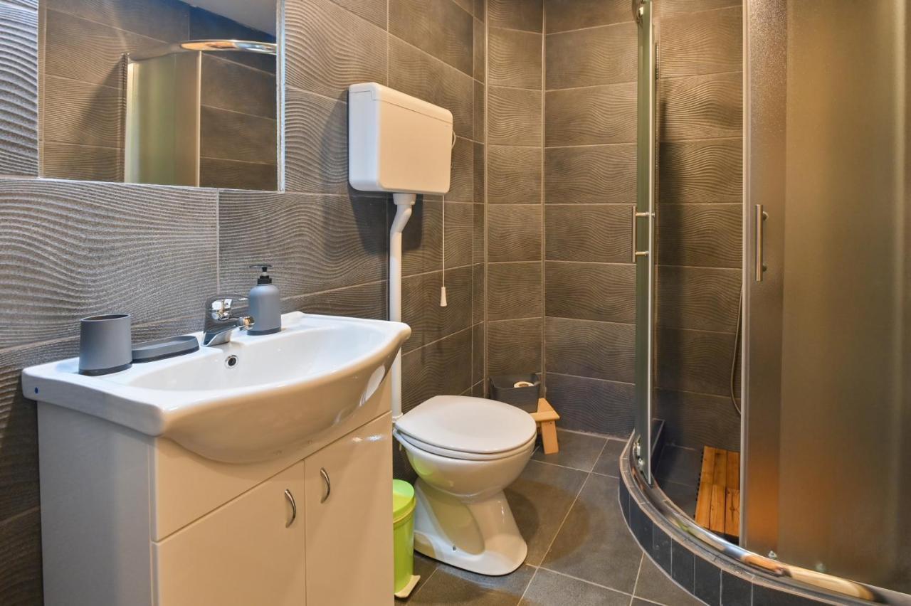 Neva Sobe Sa Pogledom Na Planine Apartman Mokra Gora Kültér fotó